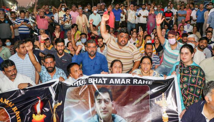 Kashmiri Pandit killing: Protests erupt in valley over Rahul Bhat&#039;s murder, situation tense