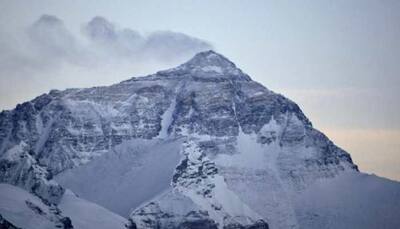 Gujarat surgeons become India's first doctor couple to scale Mount Everest