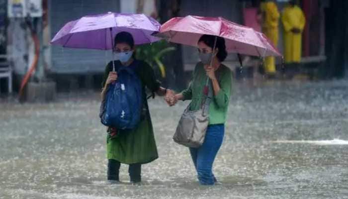 IMD predicts extremely heavy rainfall for 5 districts in Kerala on Monday,  issues red alert | India News | Zee News