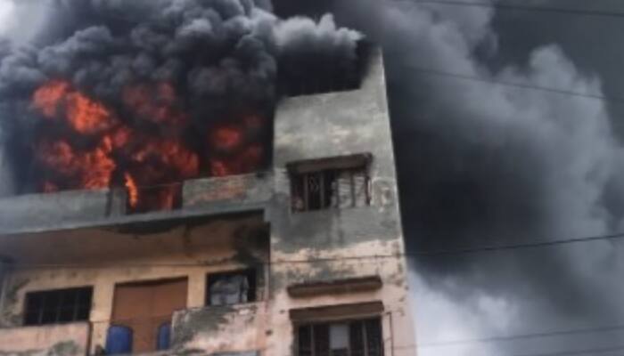 Massive fire breaks out at Delhi&#039;s Bawana, 17 tenders on site
