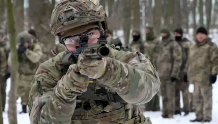 Russian parliament to consider allowing people over 40 to sign up for military