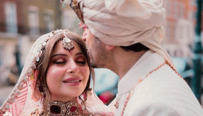 &#039;Baby Doll&#039; singer Kanika Kapoor shares priceless PICS from her wedding with Gautam Hathiramani