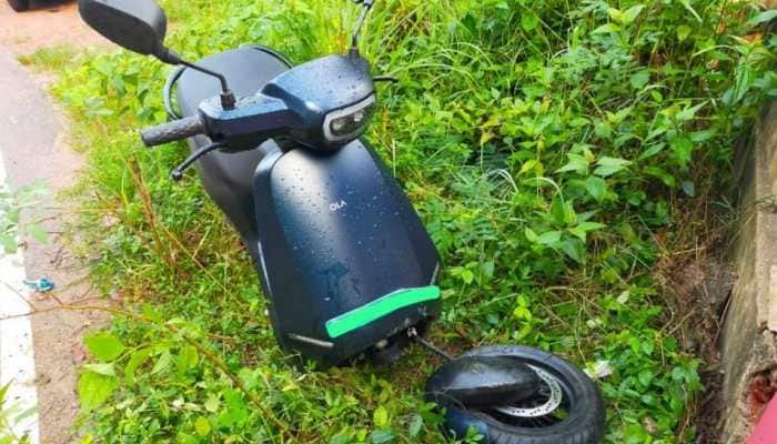Suspension of yet another Ola S1 Pro electric scooter breaks, owner blames built quality