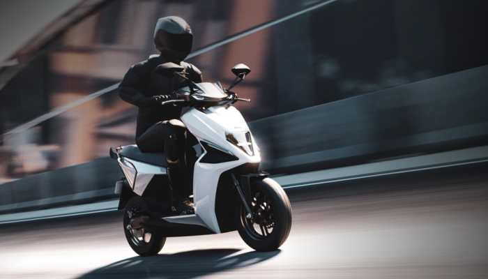 Simple Energy postpones deliveries of electric scooter; citing EV fires as reason for delay