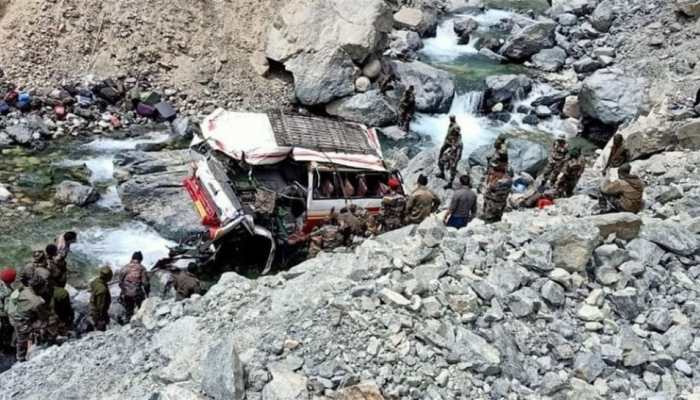 Ladakh accident: PM Modi, President Kovind, West Bengal CM and others condole deaths of 7 soldiers