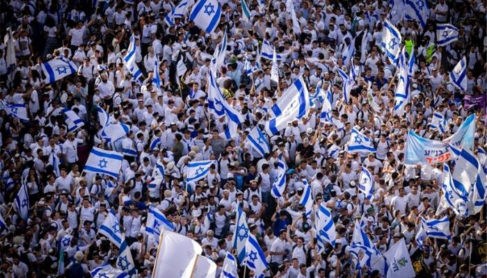 Clashes break out between Israelis and Palestinians over Israeli nationalists' march