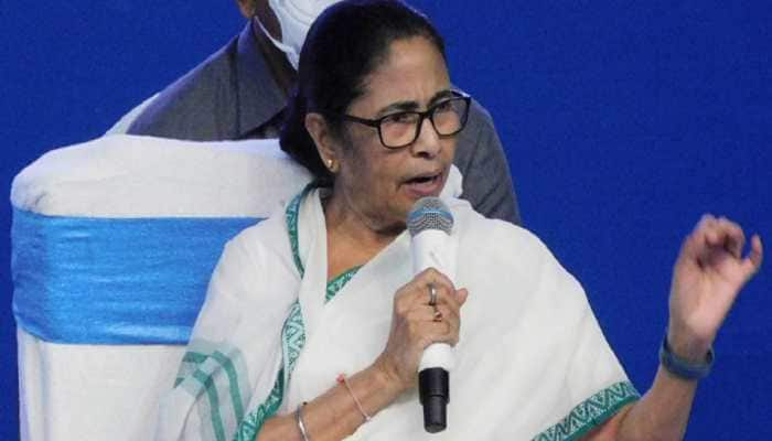 &#039;Our students are good in English but fumble while speaking&#039;: Mamata Banerjee gives useful tips to students