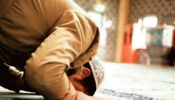 Aligarh College Professor sent on leave after video showing him performing &#039;namaz&#039; in college lawns went viral