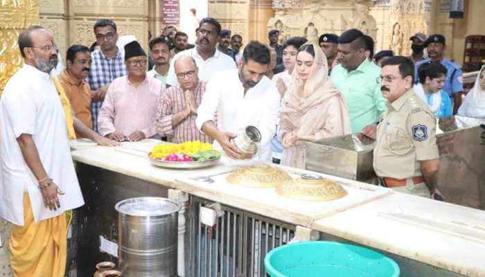 Akshay Kumar, Manushi Chhillar and Samrat Prithviraj team visit Somnath Temple, offer 20 litres of milk to underprivileged as bhog - See pics