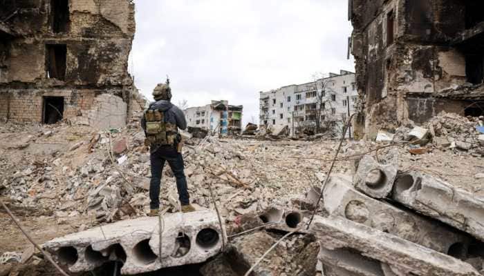 Ukrainians hold out as Russia storms eastern city on war's 100th day