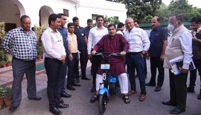 Union Minister Nitin Gadkari checks out Yulu electric scooter amidst rising EV fire