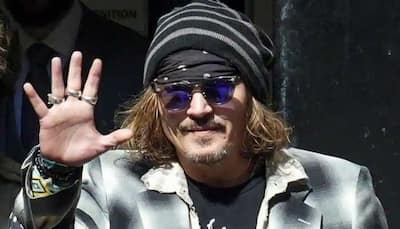 Johnny Depp caught on cam looking dishevelled, gets mobbed by fans outside hotel! 