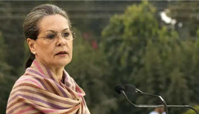 Presidential elections: Congress chief Sonia Gandhi reaches out to Sharad Pawar, Mamata Banerjee