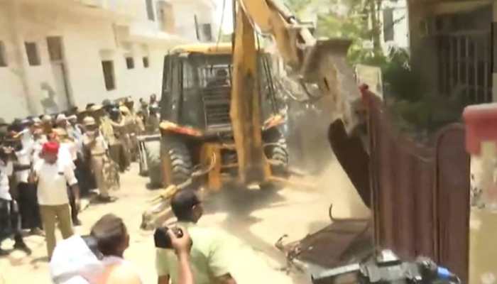 Bulldozers raze UP violence accused Javed Ahmed&#039;s &#039;illegal&#039; home after CM Yogi Adityanath&#039;s warning - Watch