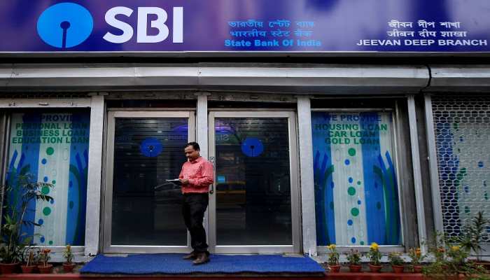 SBI Recruitment 2022: Hurry! Last day to apply for SCO posts at sbi.co.in, check salary, age limit and more here
