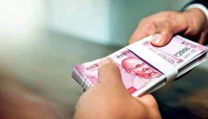 THIS LIC policy fetches Rs 4 lakh return by just investing Rs 30 everyday