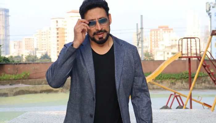CID actor, Hrishikesh Pandey aka Inspector Sachin gets robbed off his cash, cards on an AC bus