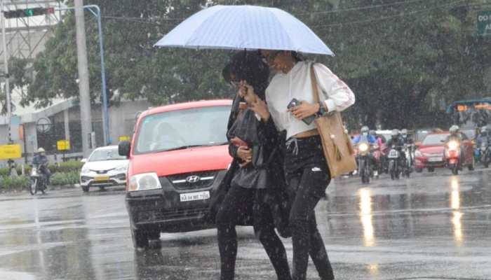 Weather update: IMD predicts rainfall in THESE states over next 5 days, temperature to drop in Delhi