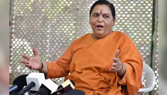 Uma Bharti throws cow dung at liquor shop in Madhya Pradesh