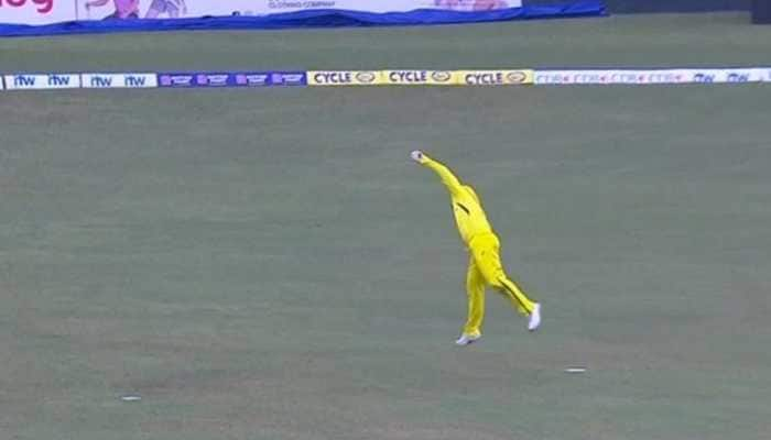 WATCH: David Warner take stunning one-handed catch, leaves teammates stunned