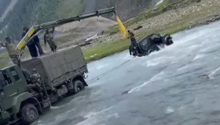 Indian Army rescues tourists stuck with Maruti Gypsy in Sindh river- Watch