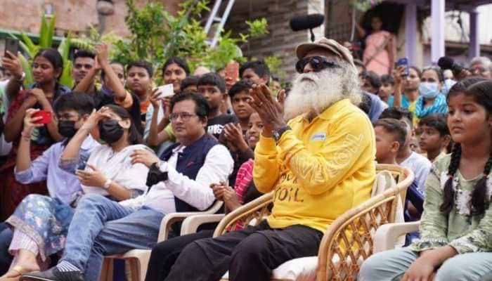 Save Soil Movement reaches Mumbai’s Dharavi, children’s heartfelt gesture touches Sadhguru’s heart: Watch