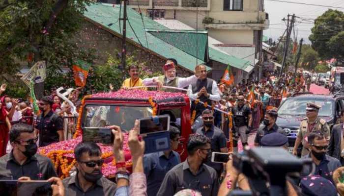 PM Narendra Modi holds mega roadshow in Himachal Pradesh&#039;s Dharamshala