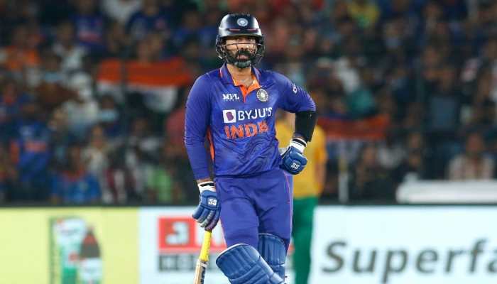 India vs SA 4th T20: Dinesh Karthik makes hilarious video on flight to Rajkot, WATCH