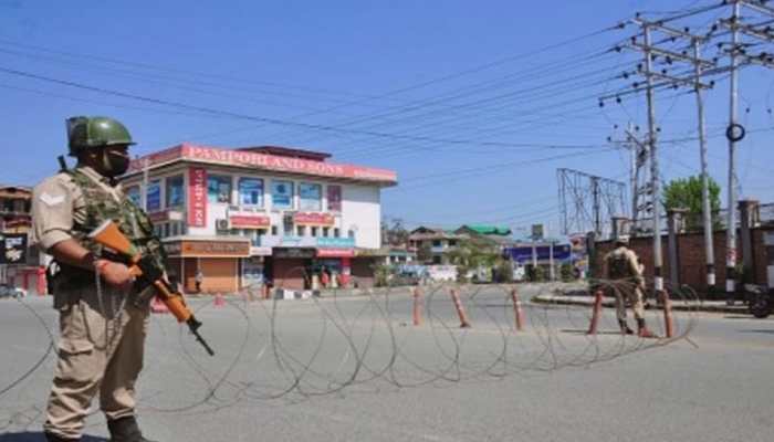 Curfew extended in J&amp;K's Bhaderwah, additional forces deployed outside mosques ahead of Friday prayers