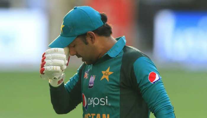 Watch: Pakistan&#039;s Sarfaraz Ahmed gets clean bowled by his own son