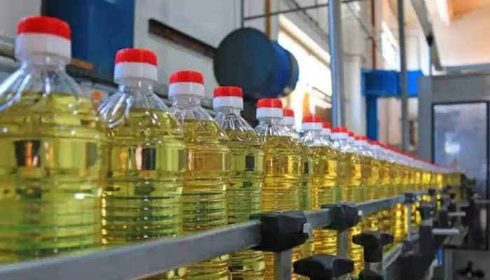 Edible oil prices become cheaper, major brands cut MRP by Rs 10-15 per litre --Check new rates here