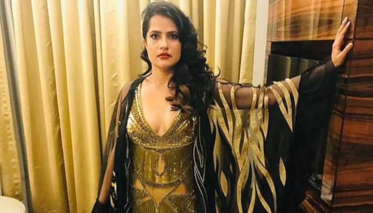 Xxx Priyanka Chopra Nick Jonas - Sona Mohapatra reveals she got 'rape threats, her pics morphed onto porn  sites for calling out Salman Khan! | People News | Zee News