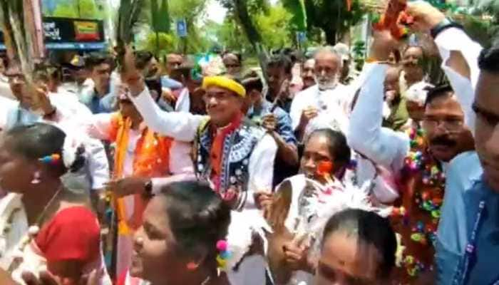 MP CM Shivraj Singh Chouhan DANCES to celebrate Draupadi Murmu&#039;s selection as NDA&#039;s presidential candidate - watch