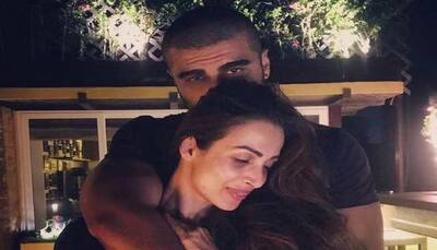 Arjun Kapoor turns muse for girlfriend Malaika Arora, check out PICS from Paris!