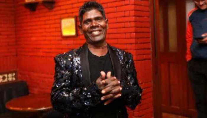 iPhone 13 gifted to Kacha Badam singer by Delhi fan! His response shows he’s busy with Apple phone 
