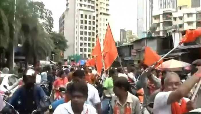 Maharashtra Political Crisis: Shiv Sainiks hold bike rally against rebel MLAs outside Saamana office 