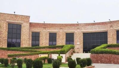 JNU asks canteen/dhabha owners to vacate premises till June 30
