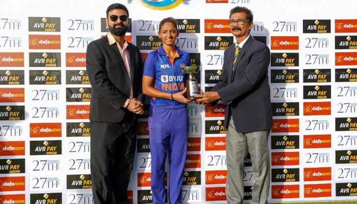 SL-W vs IND-W 3rd T20 Live Score Updates: India lose Smriti Mandhana for 22