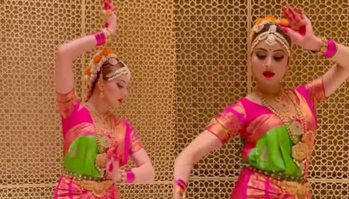 Umang 2022: Urvashi Rautela performs Bharatanatyam on ‘Bhool Bhulaiyaa 2’ song &#039;Mere Dholna&#039;