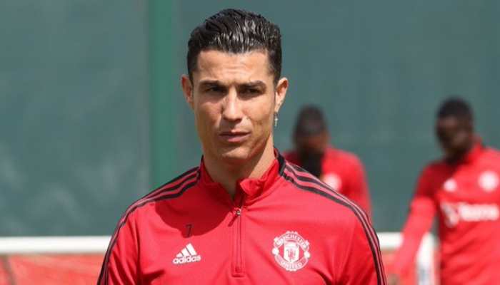 Cristiano Ronaldo asks Manchester United to &#039;let him go&#039; with Chelsea, Bayern Munich and Napoli interested: reports