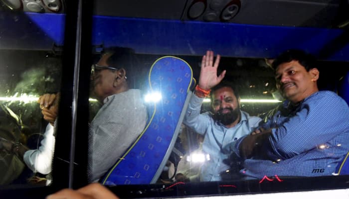 Rebel MLAs reach Mumbai hotel from Goa, Shinde accompanies them back