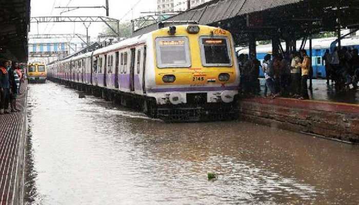 Indian Railways UPDATE: Mumbai local train services hit due to heavy rains, passengers stranded for hours