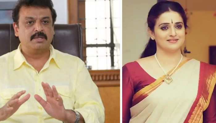 Telugu actor Naresh&#039;s estranged wife Ramya finds him with actress in hotel, throws slipper at them - WATCH