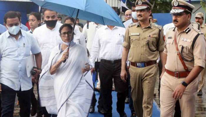 Mamata Banerjee's security beefed up after man climbs up wall of her residence
