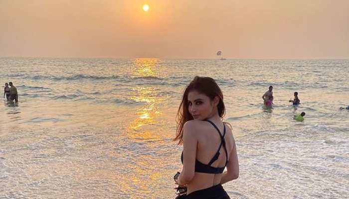 Brahmastra's Junoon aka Mouni Roy's bikini pics from poolside view set internet on fire!