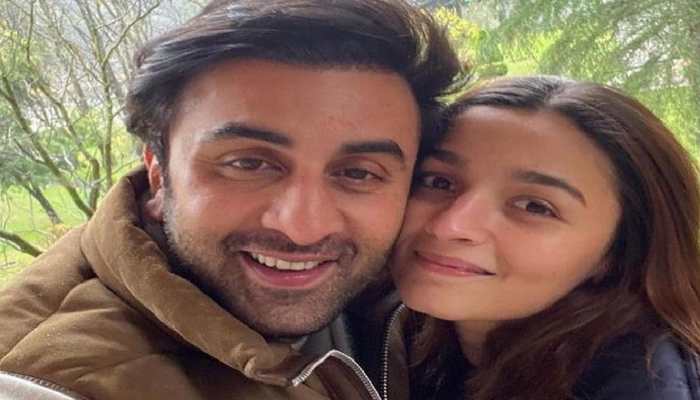 Dad-to-be Ranbir Kapoor's epic reply to paps teasing him, shouts 'tu chacha ban gaya, mama ban gaya'
