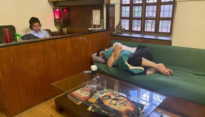 Aamir Khan takes power nap in the thick of 'Laal Singh Chaddha' post-production