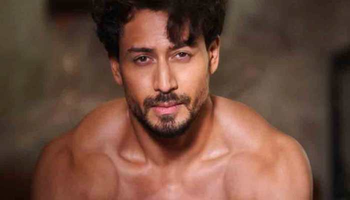 Tiger Shroff flaunts his solid abs in latest video, sister Krishna Shroff reacts