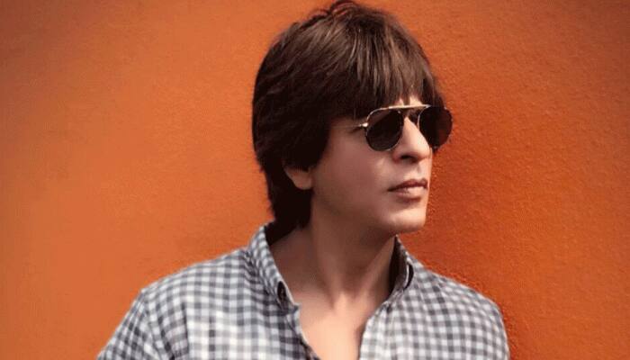 Shah Rukh Khan, son AbRam greet fans outside Mannat on Eid Al-Adha 2022, see pics, videos