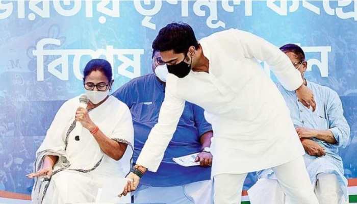 Abhishek Banerjee replicates Mamata&#039;s &#039;DABANGG&#039; style, &#039;Complete pending work within a month, OR ELSE...&#039;